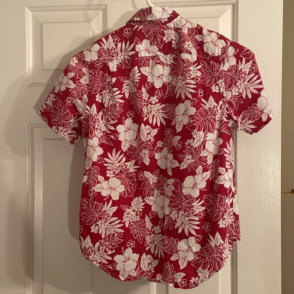 Like new button up boys shirt - Picture 4 of 7